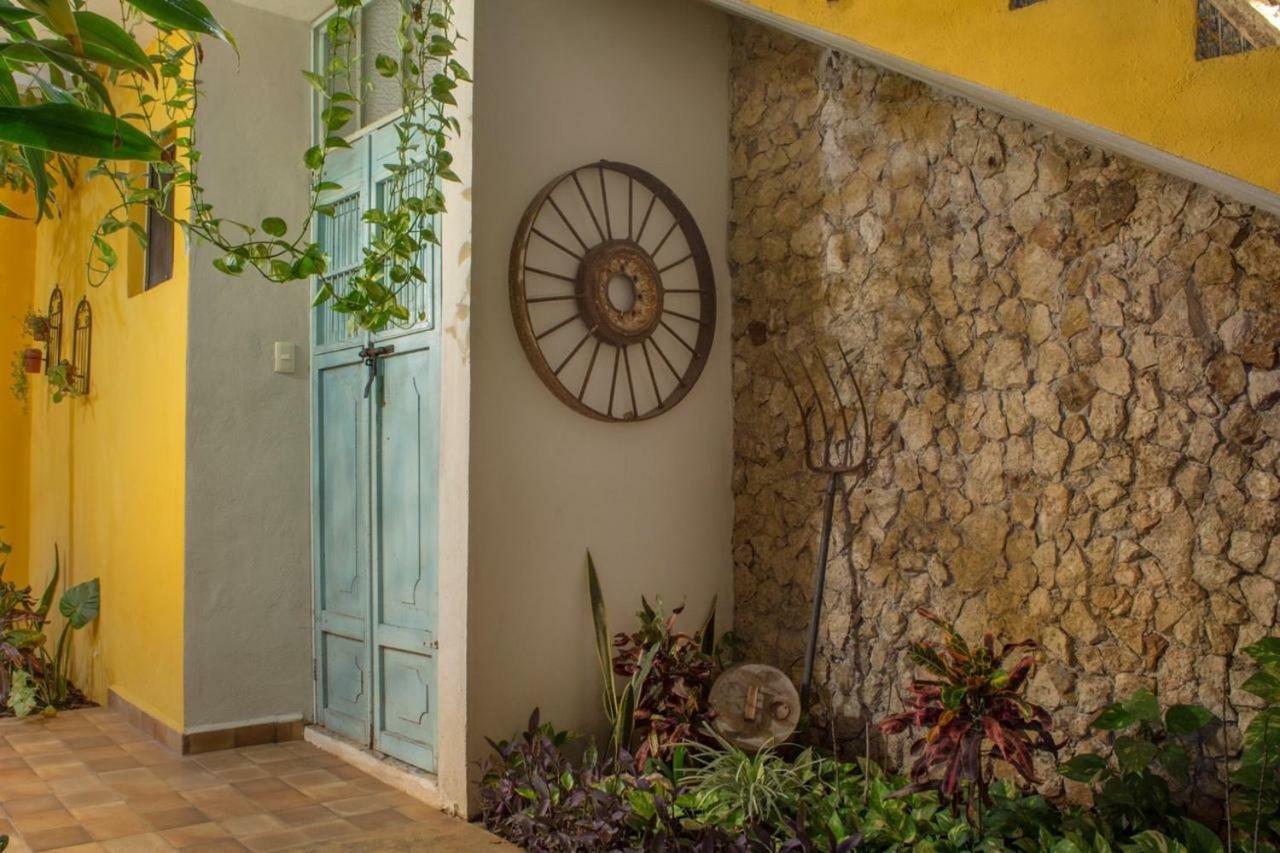 Hotel Boutique Casa Flor De Mayo Merida Exterior photo